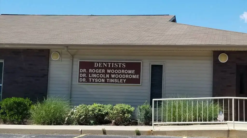 Lincolnshire Dental - Professional dental clinic exterior with modern facilities