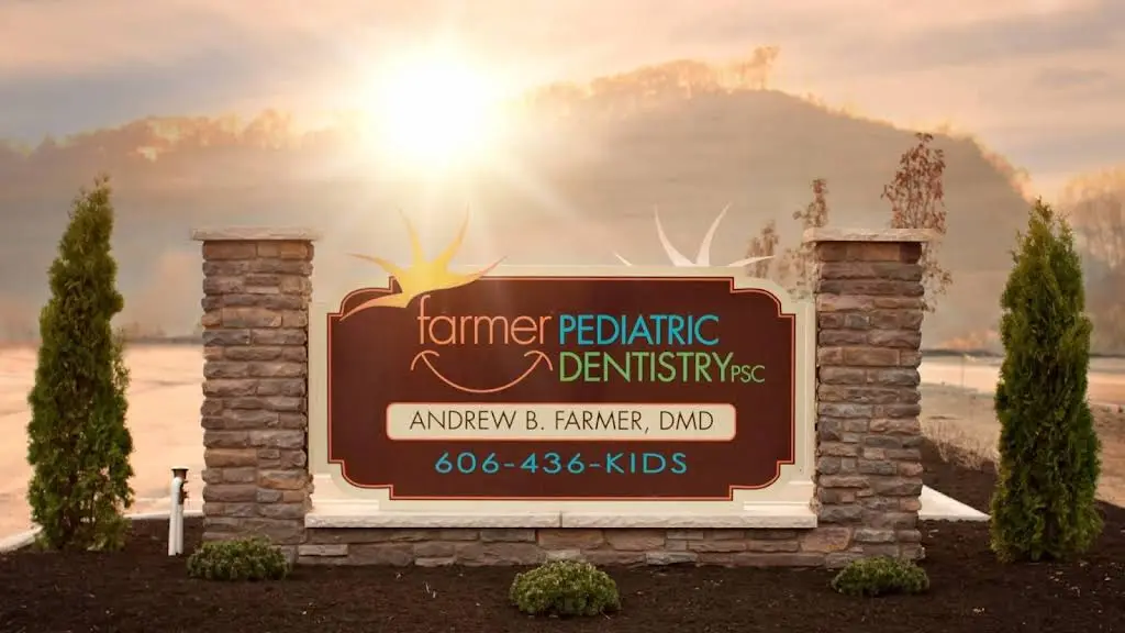 Farmer Pediatric Dentistry of London, PSC - Professional dental clinic exterior with modern facilities