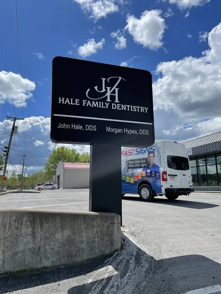 Dr. Johnathon Hale DDS - Professional dental clinic exterior with modern facilities
