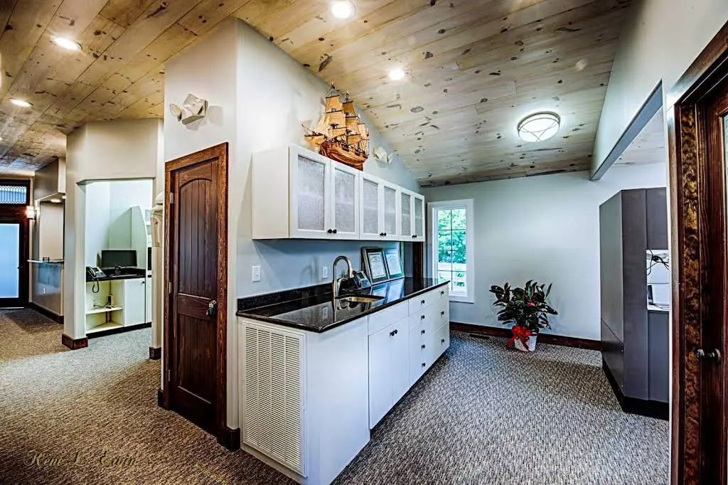 Templeton Dentistry - Professional dental clinic exterior with modern facilities
