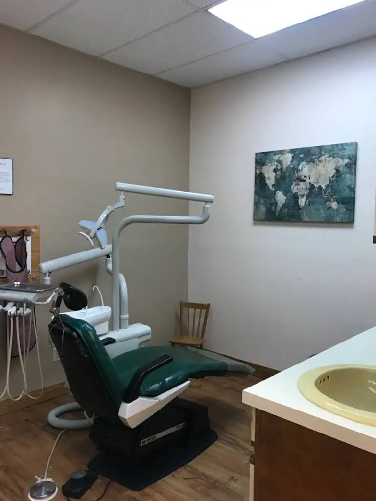 Family Dentistry of Weston, PLLC - Professional dental clinic exterior with modern facilities