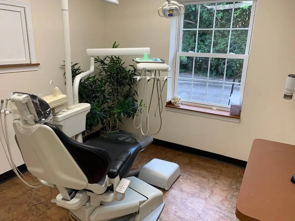 Emerald Dental Care - Professional dental clinic exterior with modern facilities