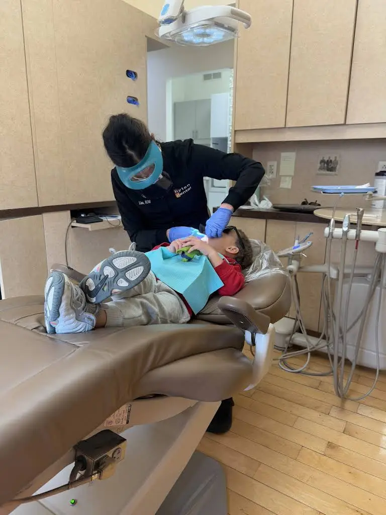 Hyten Dental - Professional dental clinic exterior with modern facilities