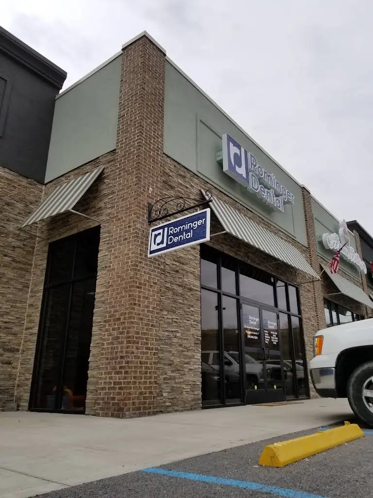 Rominger Dental - Professional dental clinic exterior with modern facilities