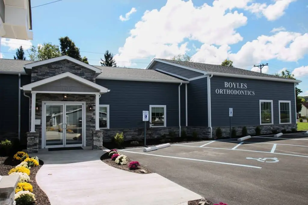 Boyles Orthodontics - Professional dental clinic exterior with modern facilities