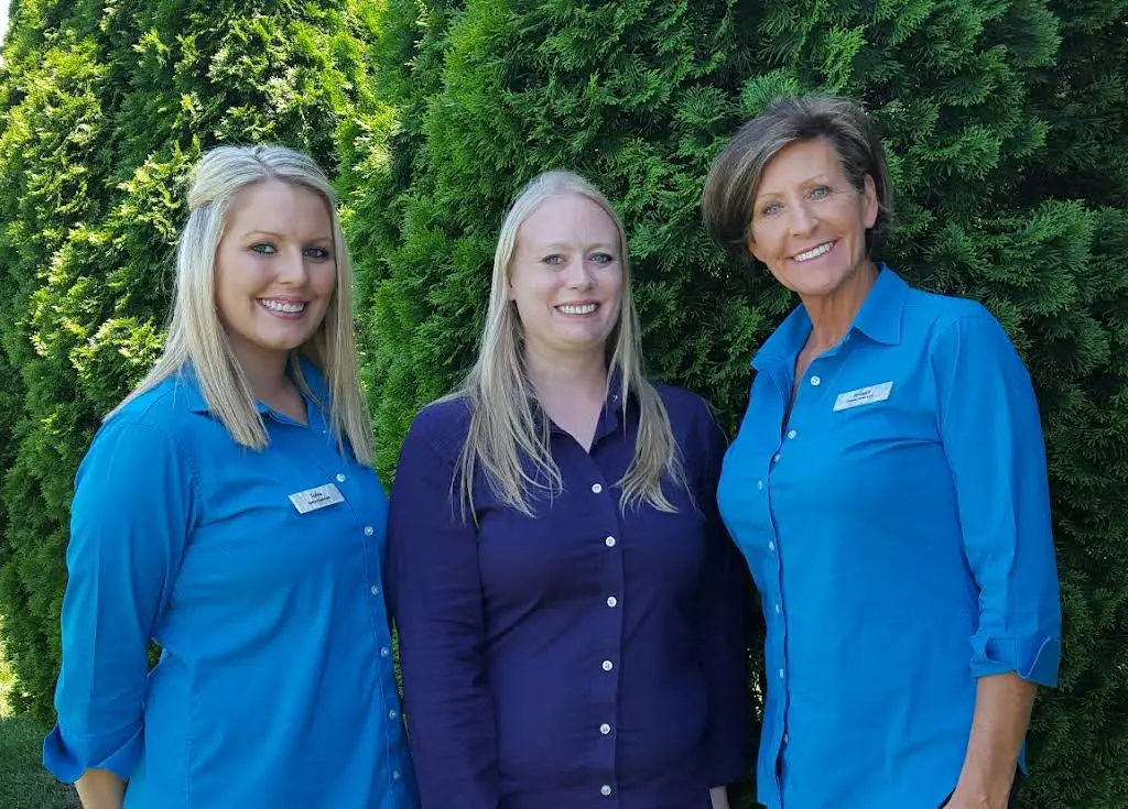 Lake Pointe Dental Group - Professional dental clinic exterior with modern facilities