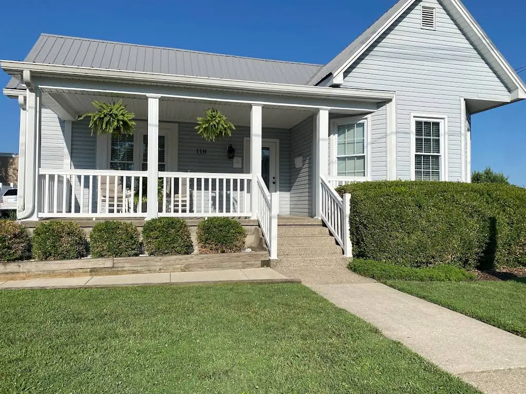 Somerset Smiles Family & Cosmetic Dentistry - Professional dental clinic exterior with modern facilities