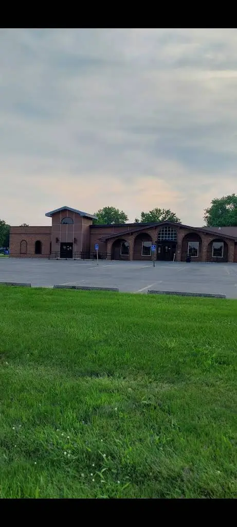 SIHF Healthcare - Salem - Professional dental clinic exterior with modern facilities