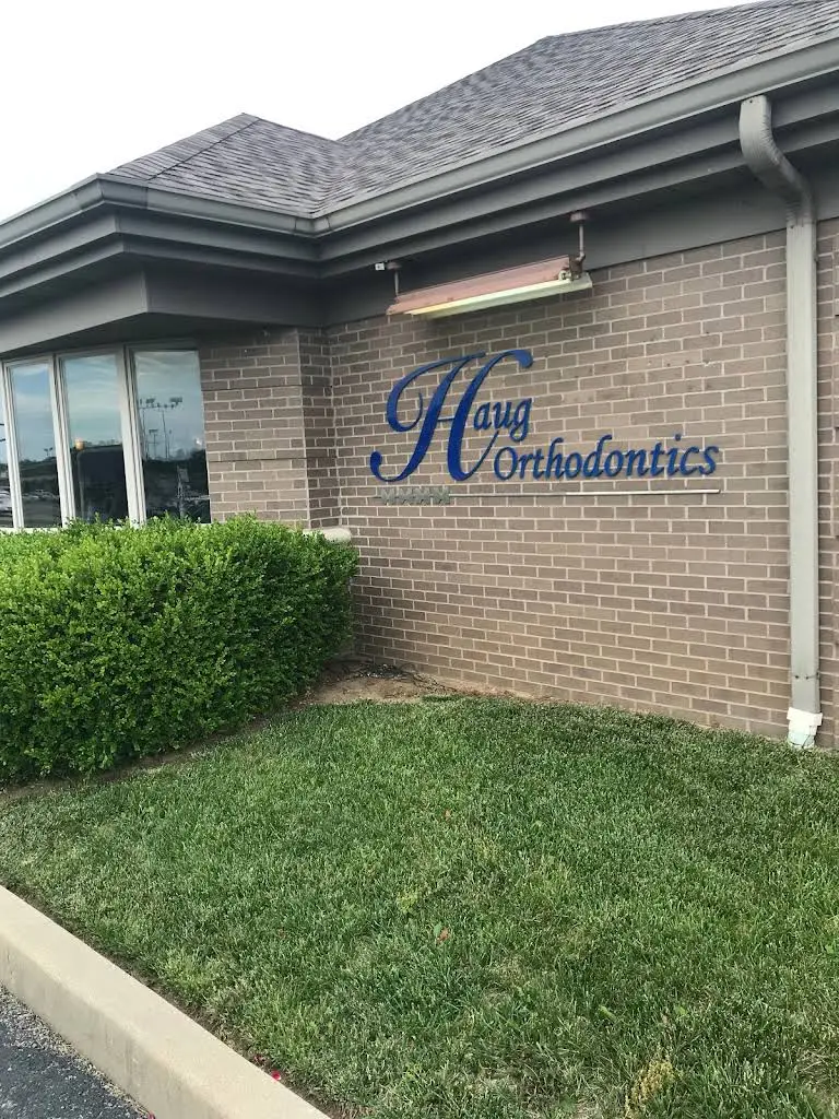 Haug Orthodontics - Professional dental clinic exterior with modern facilities