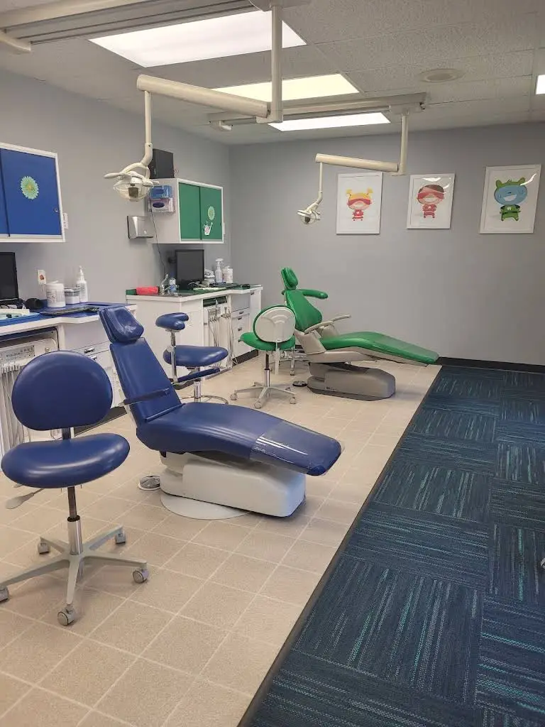 Gateway Little Smiles - Professional dental clinic exterior with modern facilities
