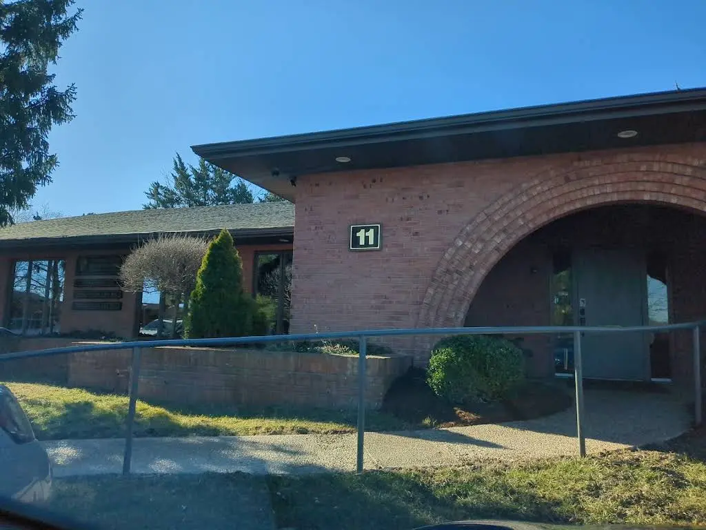 Periodontics of Southern Illinois - Professional dental clinic exterior with modern facilities