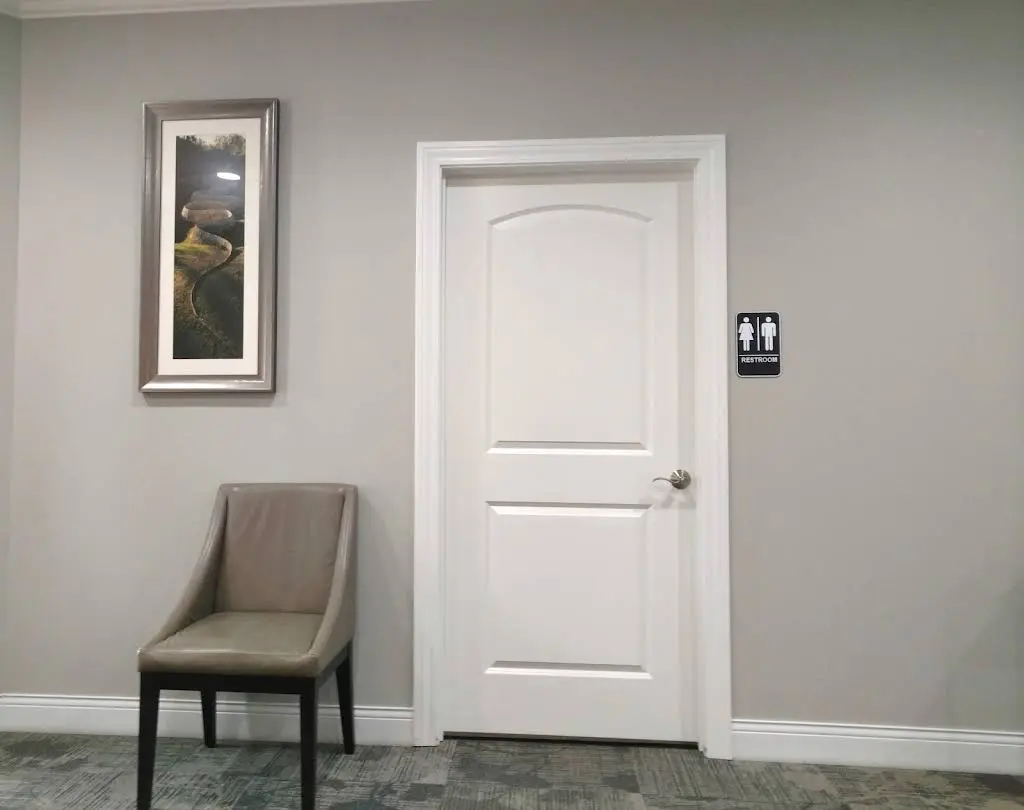 Rose Endodontics - Professional dental clinic exterior with modern facilities