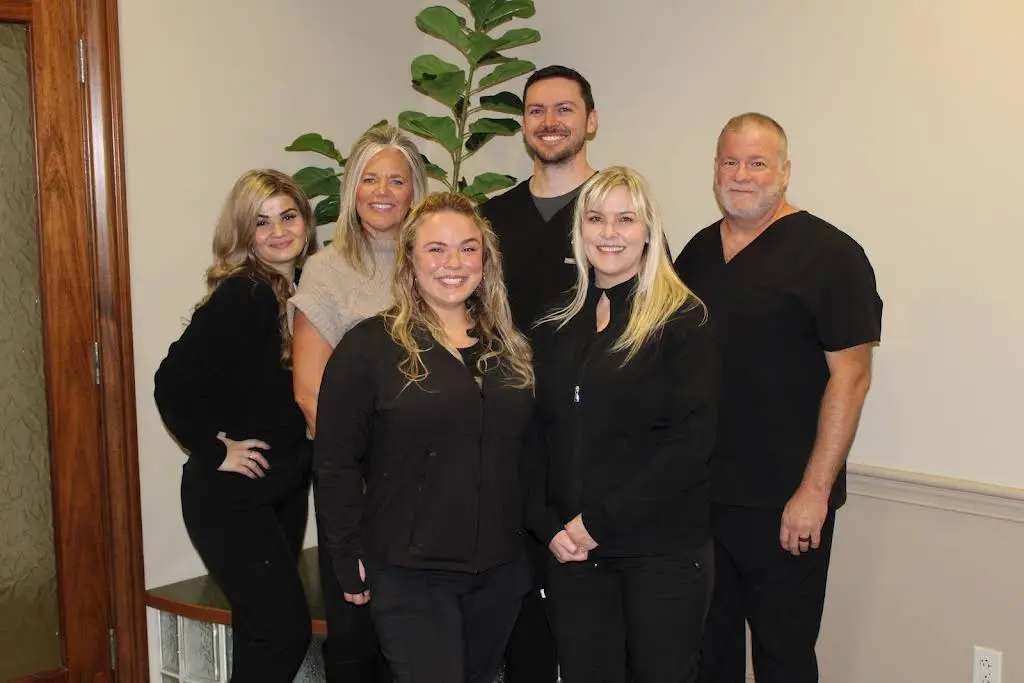 St. Louis Dentures and Implants - Professional dental clinic exterior with modern facilities