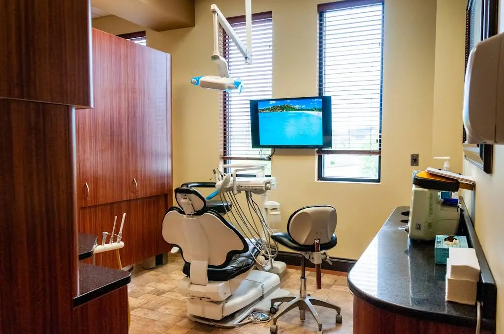 Elite Dental - Dandridge - Professional dental clinic exterior with modern facilities