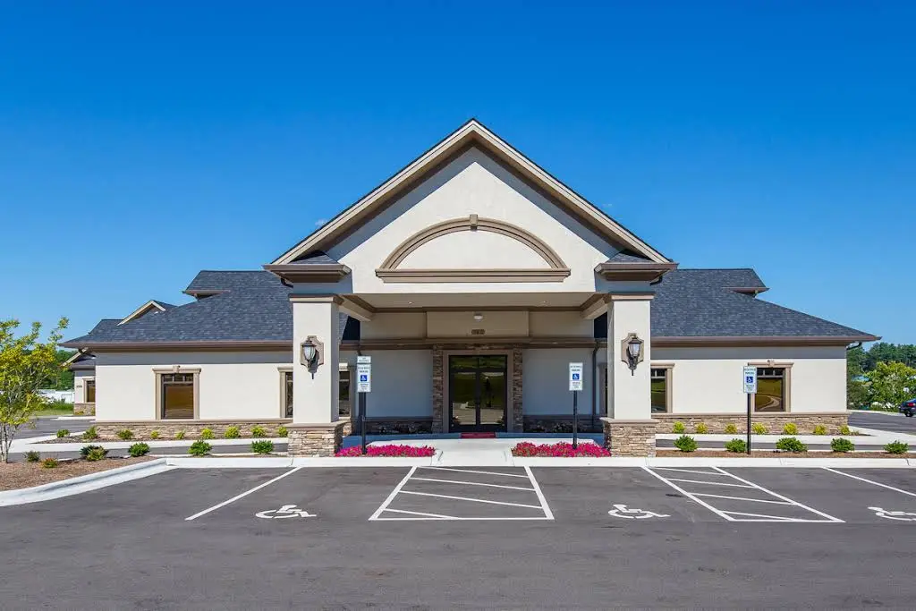 John L. Gravitte, D.D.S., P.A. - Professional dental clinic exterior with modern facilities