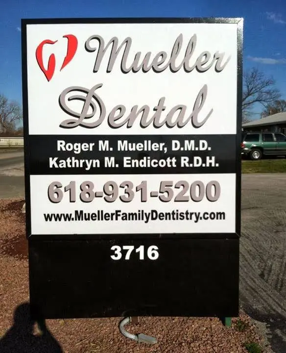 Mueller Dental - Professional dental clinic exterior with modern facilities