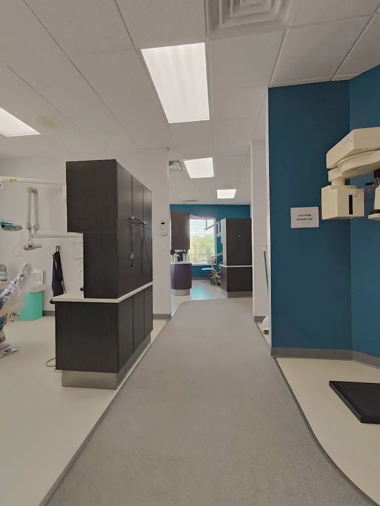 Alrata Art of Dentistry - Professional dental clinic exterior with modern facilities