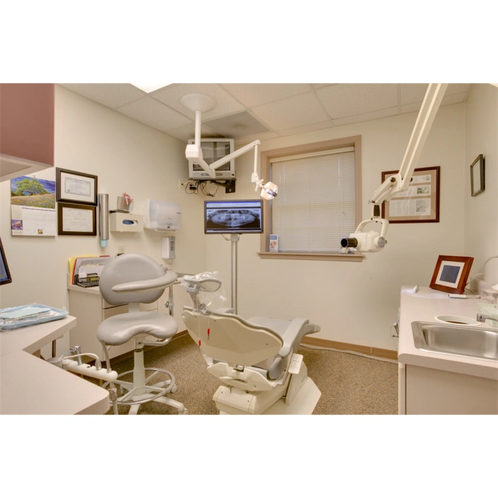 Dental Partners - Fountain City - Professional dental clinic exterior with modern facilities