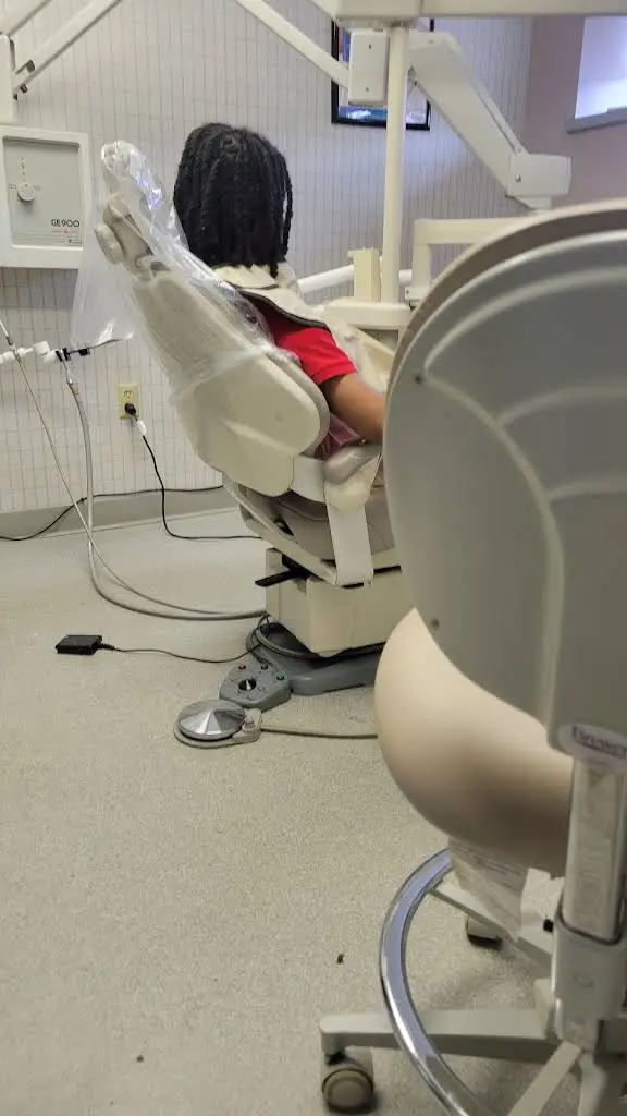 Best Care Dental - Dr. Maryana Kirolos - Professional dental clinic exterior with modern facilities