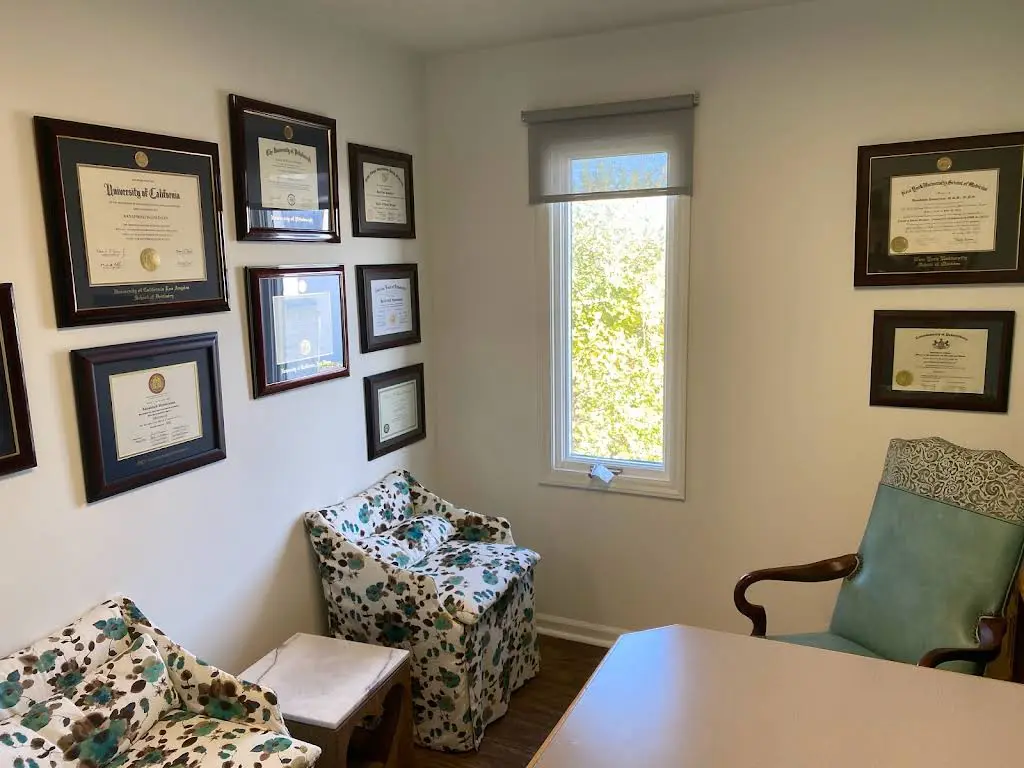 Mountain View Orthodontics - Professional dental clinic exterior with modern facilities
