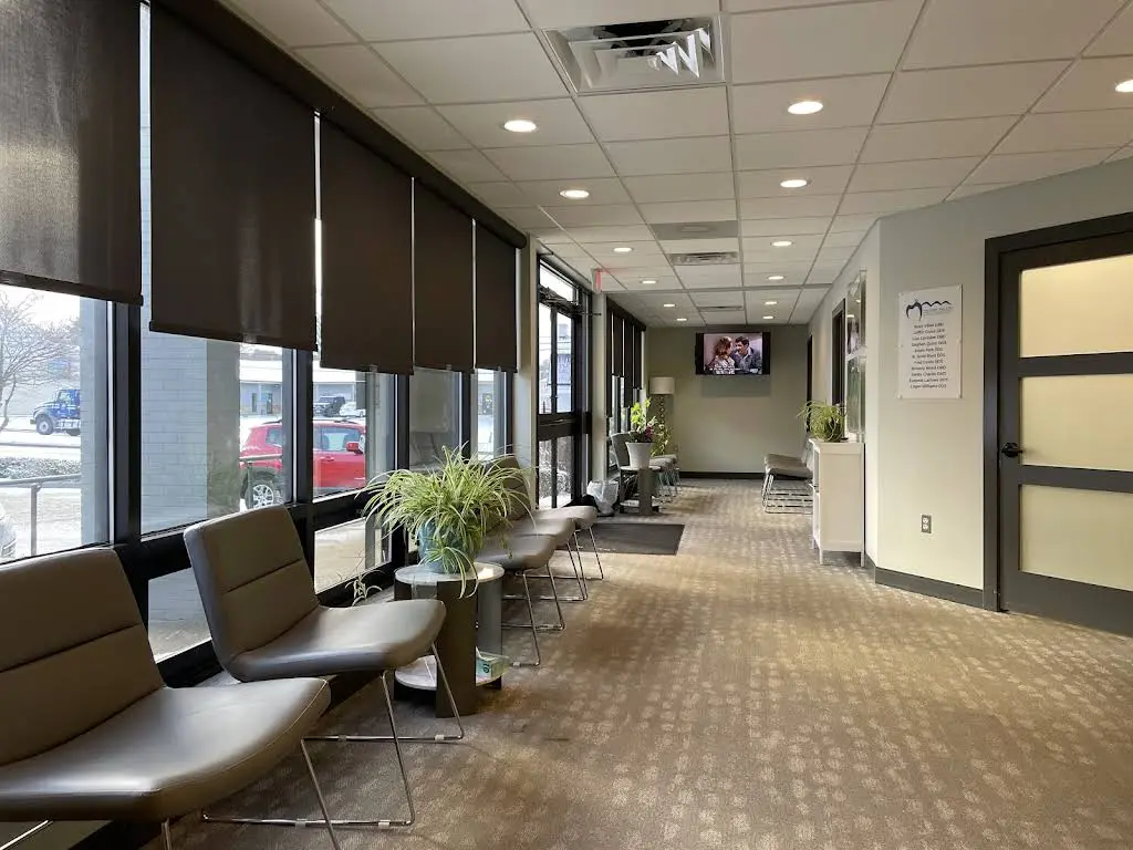 Cross, Lavinder, Quinn & Park Family Dentistry - Vinton - Professional dental clinic exterior with modern facilities