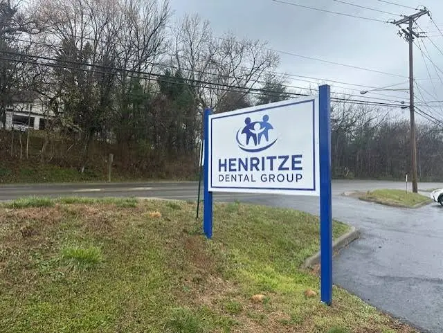Henritze Dental Group - Professional dental clinic exterior with modern facilities
