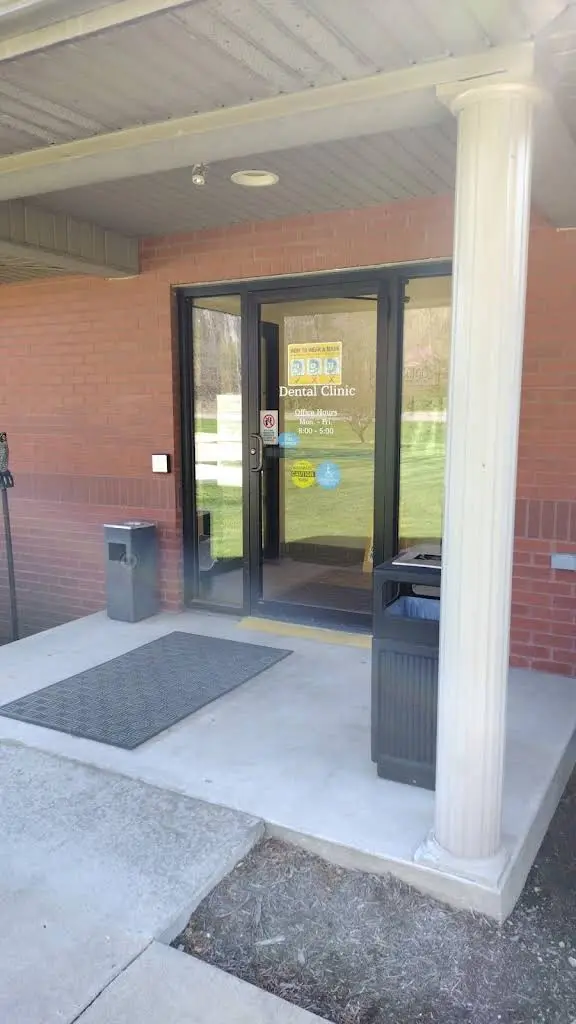 Cross Trails Dental - Professional dental clinic exterior with modern facilities