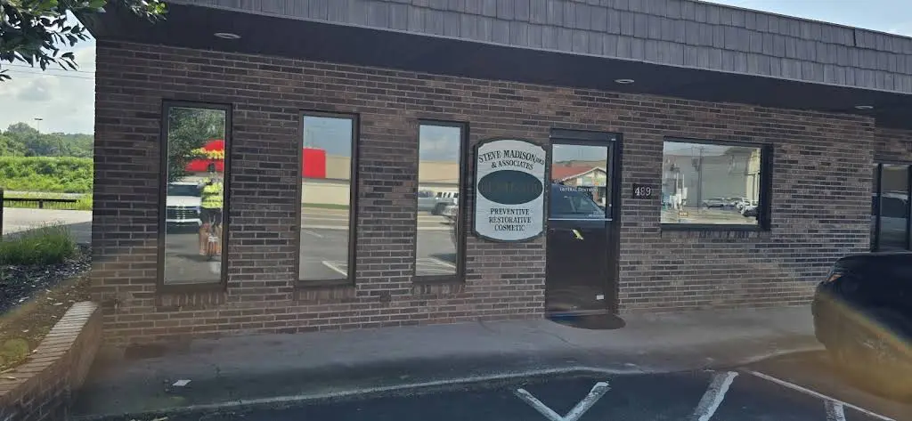 Steve Madison D.M.D. & Associates - Professional dental clinic exterior with modern facilities