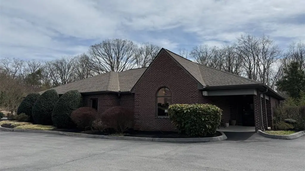 Glennhill Family Dentistry - Professional dental clinic exterior with modern facilities