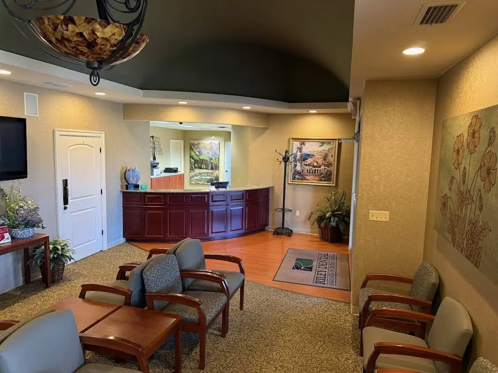 Riley Dental Associates of Lynchburg - Professional dental clinic exterior with modern facilities