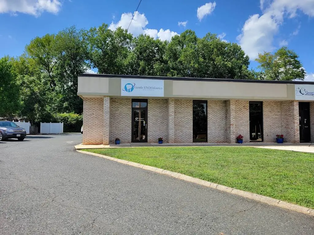 Gentle Endodontics of Lynchburg - Professional dental clinic exterior with modern facilities