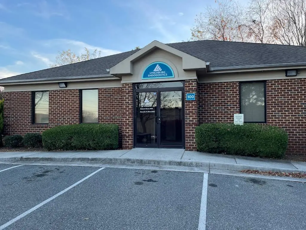Lynchburg Endodontics - Professional dental clinic exterior with modern facilities