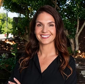 Bearden Family Dentistry - Dr. Tara Ericson - Professional dental clinic exterior with modern facilities