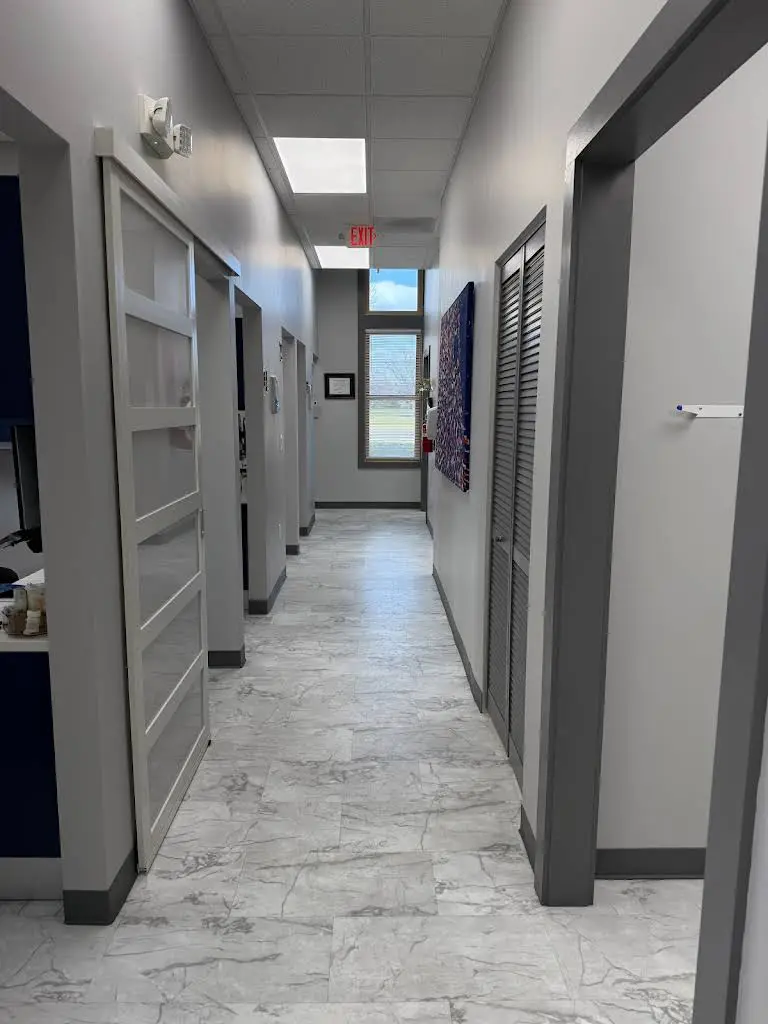 Azul Family Dentistry - Professional dental clinic exterior with modern facilities