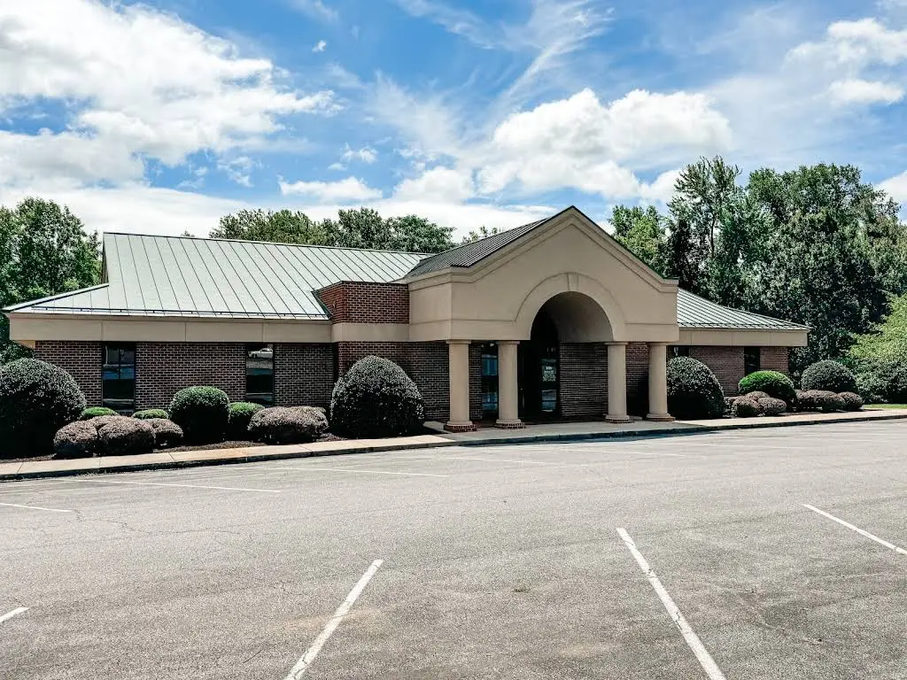 Lynchburg Dental Group - Professional dental clinic exterior with modern facilities