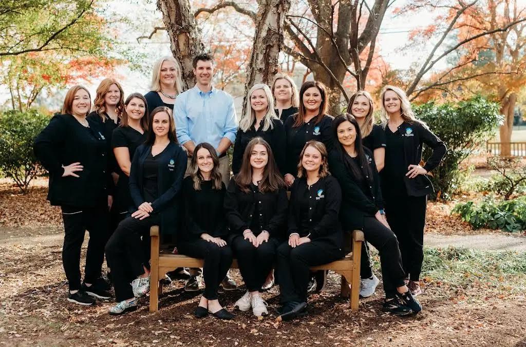 Roanoke Valley Orthodontics: David L Jones, DDS - Professional dental clinic exterior with modern facilities