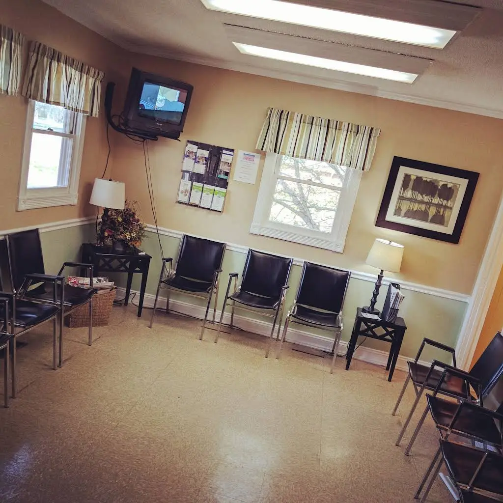 Roanoke Dental Care - Professional dental clinic exterior with modern facilities