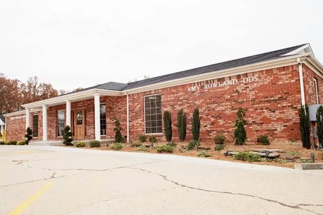 Rowland Family Dentistry | Amy Rowland DDS - Professional dental clinic exterior with modern facilities