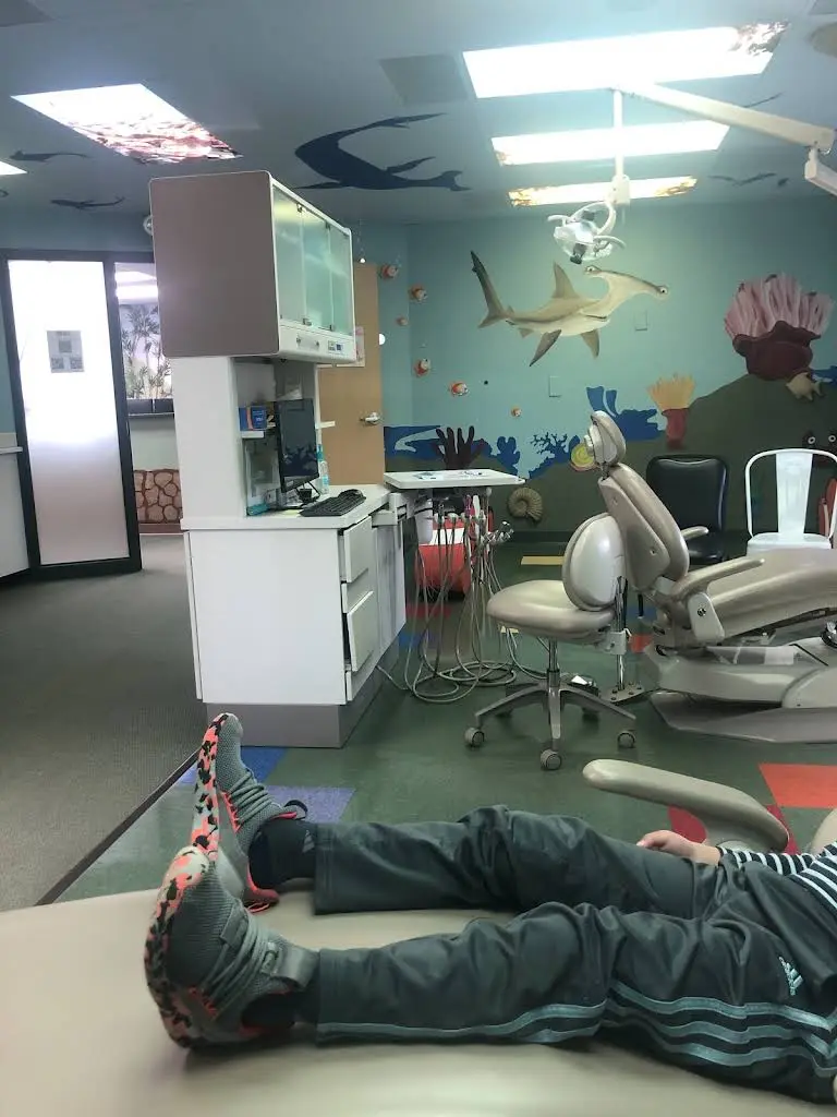 Gateway Little Smiles - Professional dental clinic exterior with modern facilities