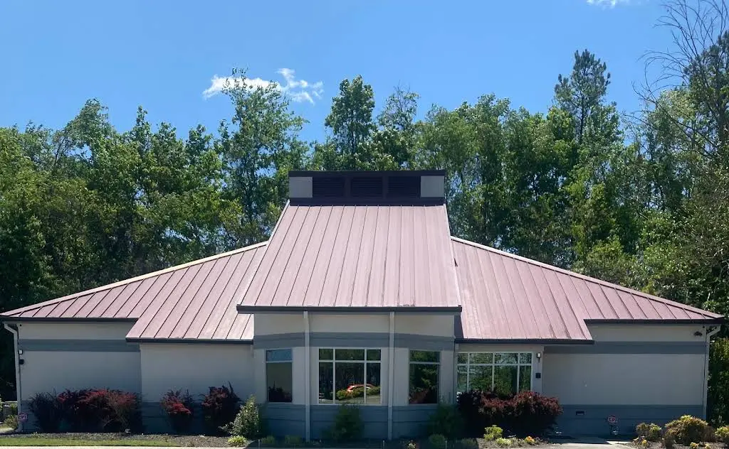 Knoxville Cosmetic Dentistry - Professional dental clinic exterior with modern facilities