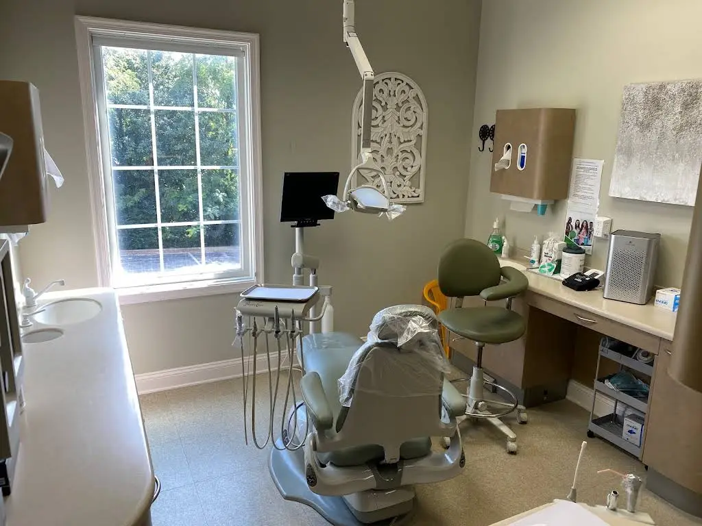 Brookwood Dental - Professional dental clinic exterior with modern facilities