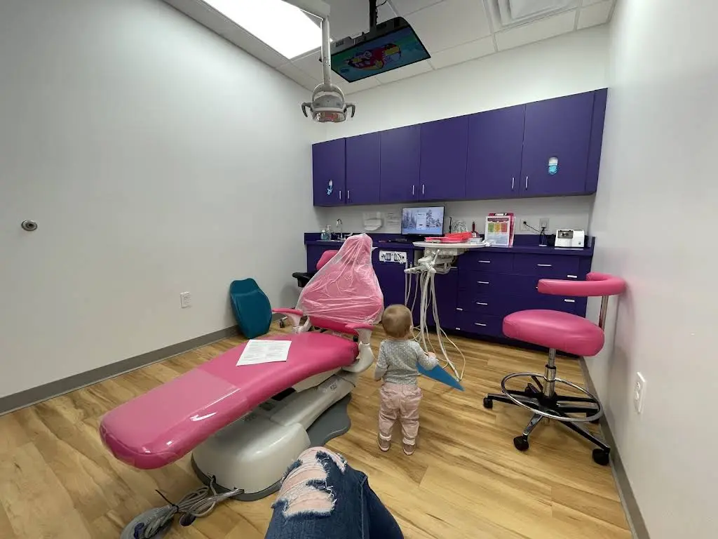 Creative Kids Pediatric Dentistry - Professional dental clinic exterior with modern facilities
