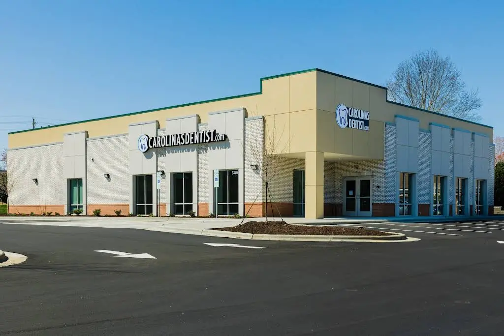 CarolinasDentist - Professional dental clinic exterior with modern facilities
