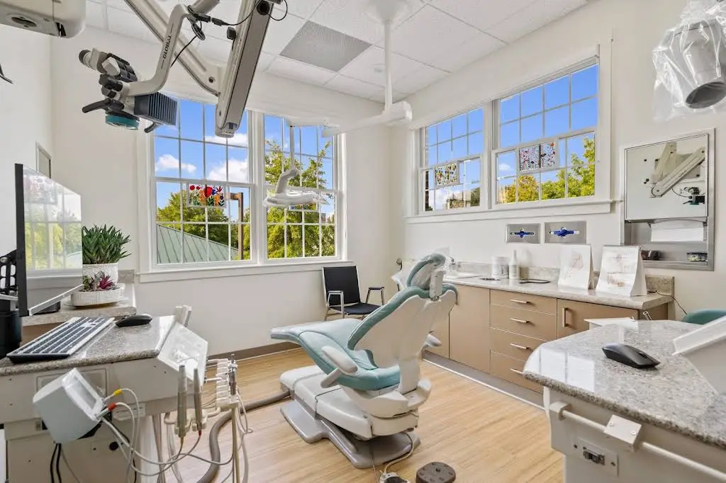 Winchester Endodontics Duy Do DMD LLC - Professional dental clinic exterior with modern facilities