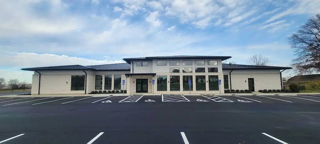 Varble Orthodontics - Professional dental clinic exterior with modern facilities