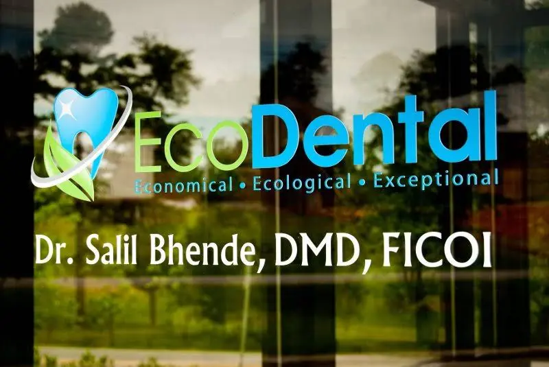 EcoDental - Professional dental clinic exterior with modern facilities