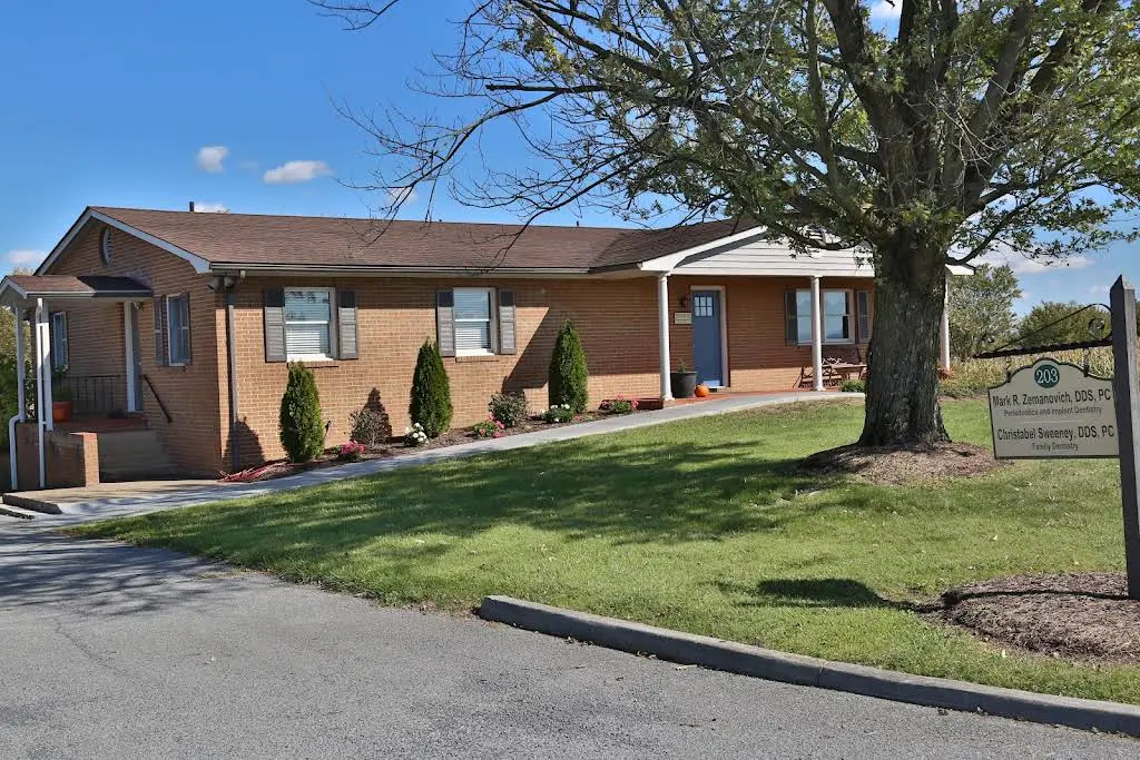 Mark R Zemanovich DDS PC - Professional dental clinic exterior with modern facilities