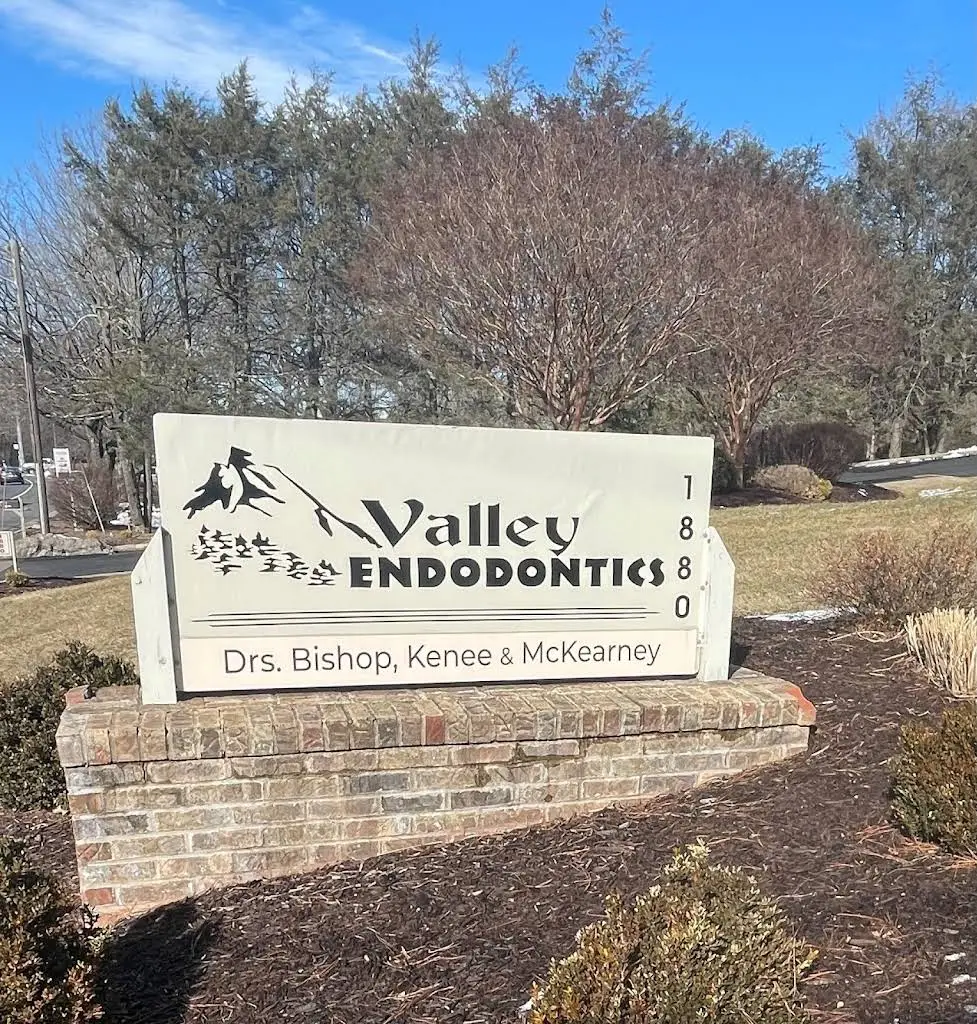 Valley Endodontics - Professional dental clinic exterior with modern facilities