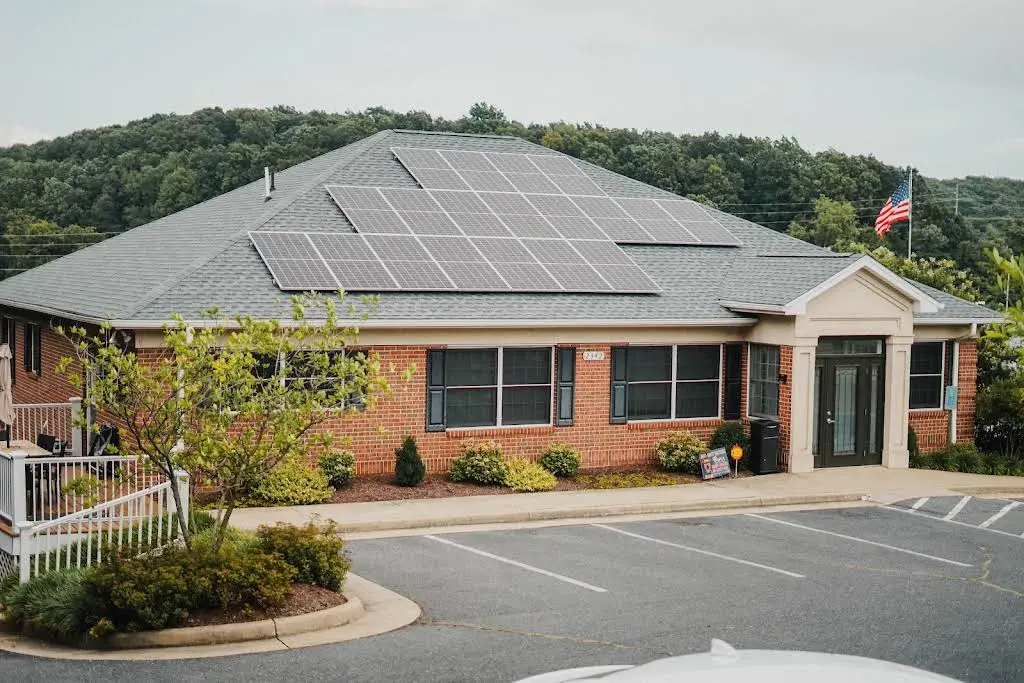 Blue Stone Hills Dentistry Harrisonburg - Professional dental clinic exterior with modern facilities