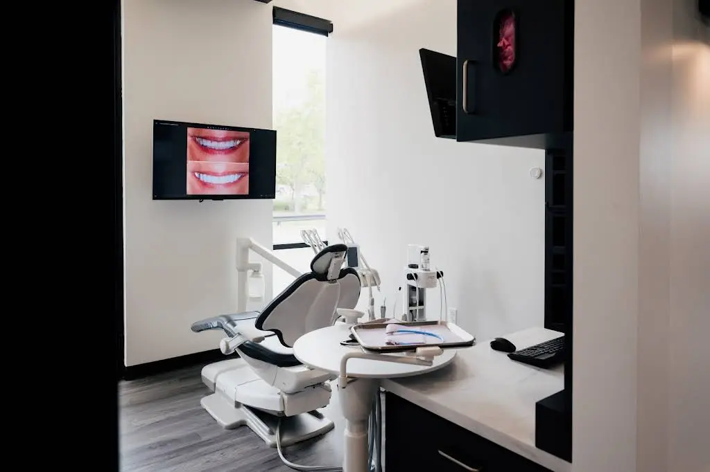 Monarch Valley Dental - Professional dental clinic exterior with modern facilities